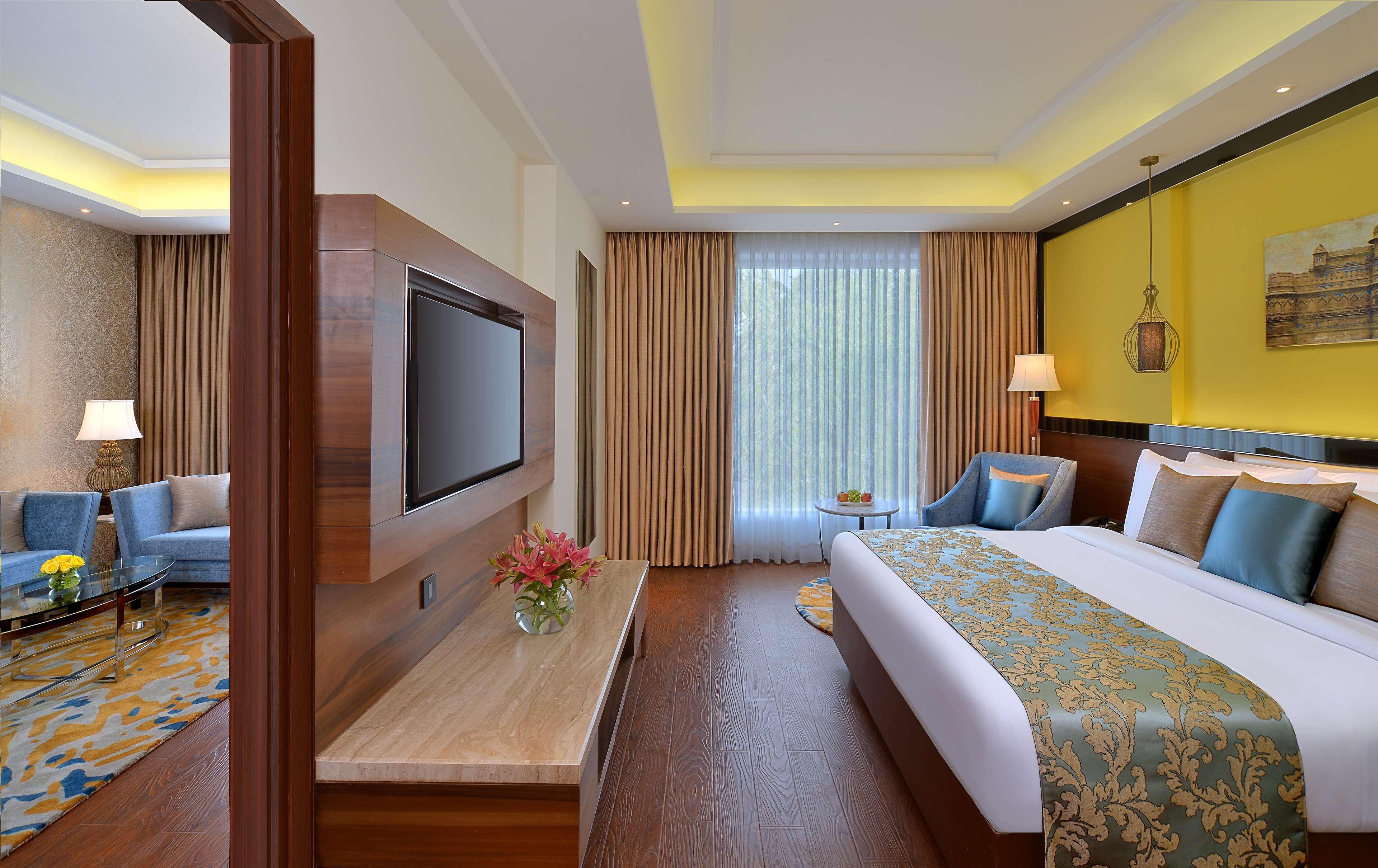 Radisson होटल